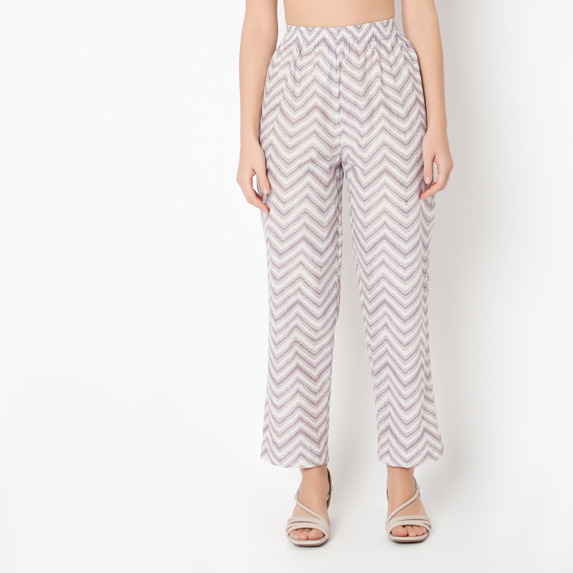 Straight Fit Printed Ankle Length Mid Rise Pants