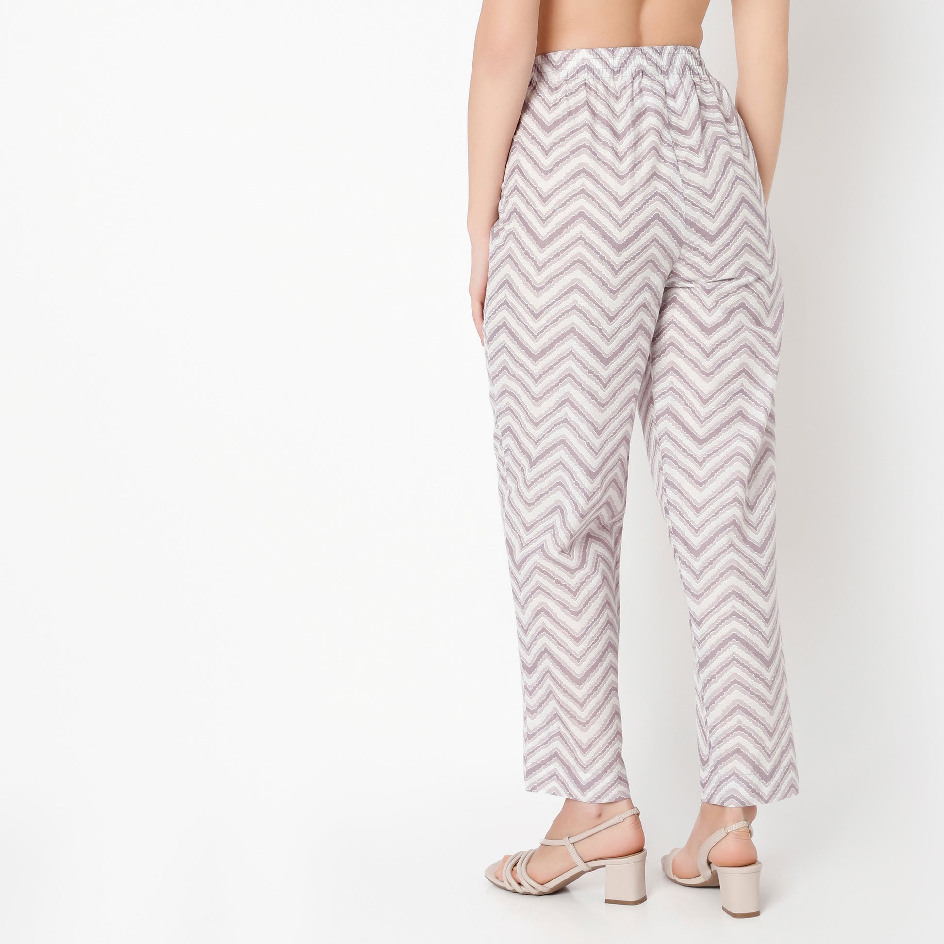 Straight Fit Printed Ankle Length Mid Rise Pants