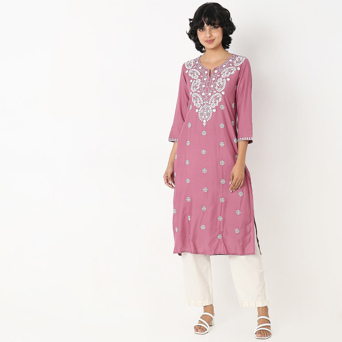 Straight Fit Embroidered Kurta