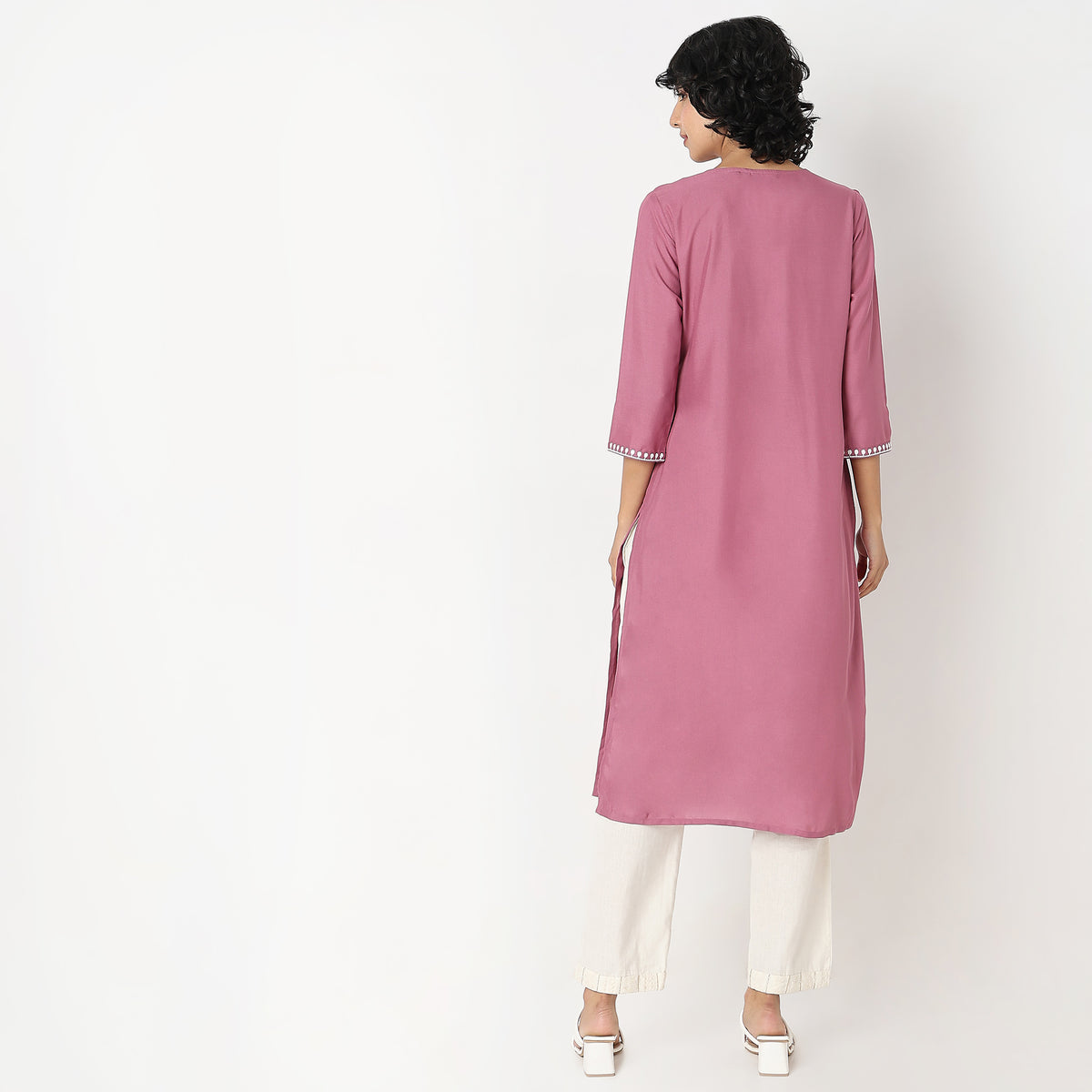 Straight Fit Embroidered Kurta