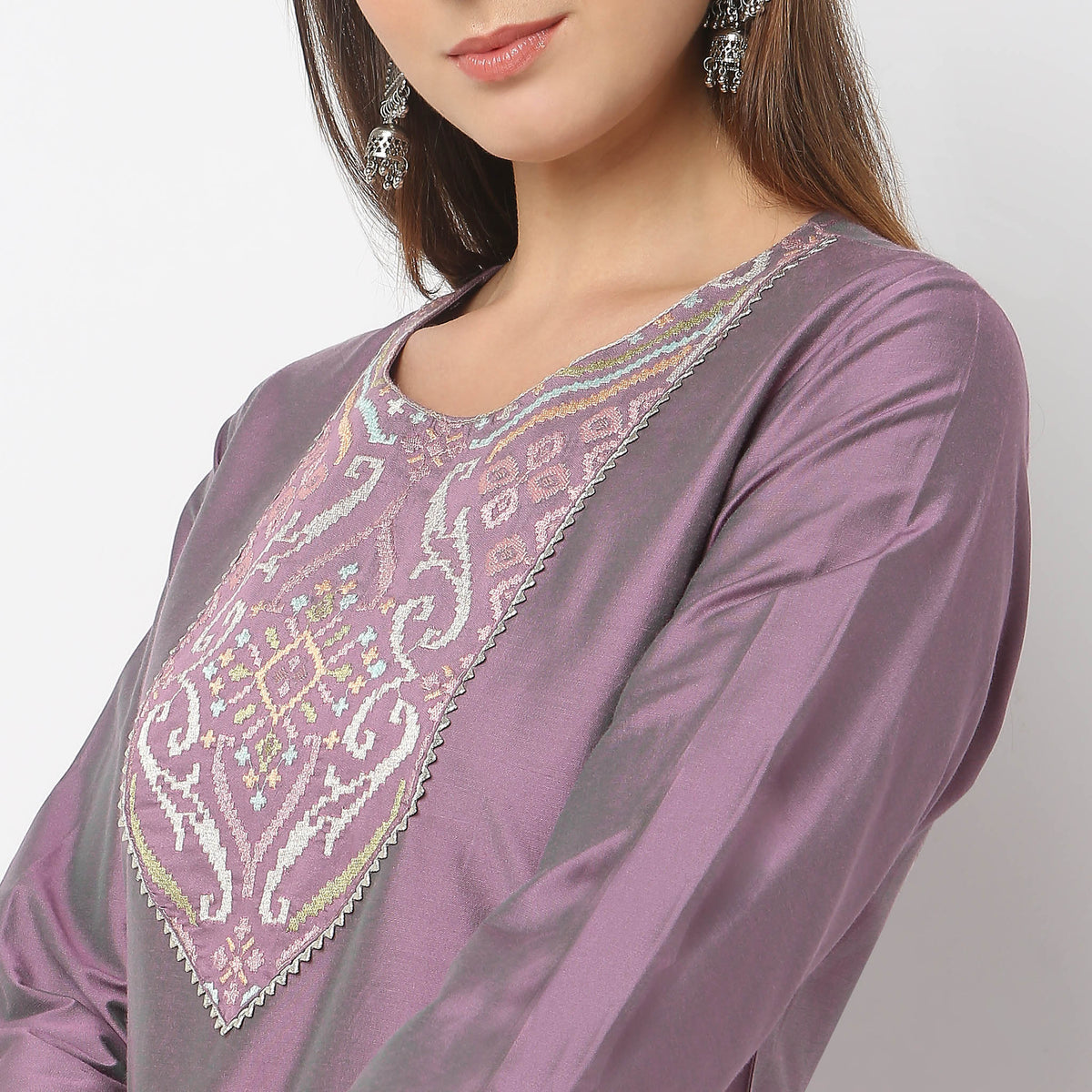 Straight Fit Embroidered Kurta