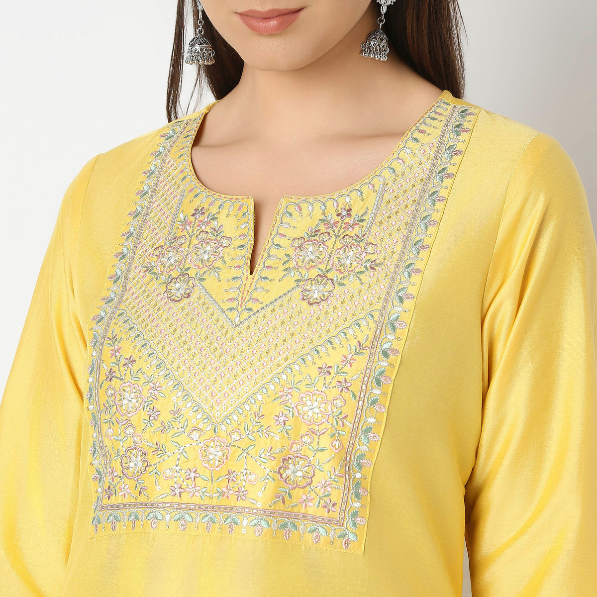 Straight Fit Embroidered Kurta