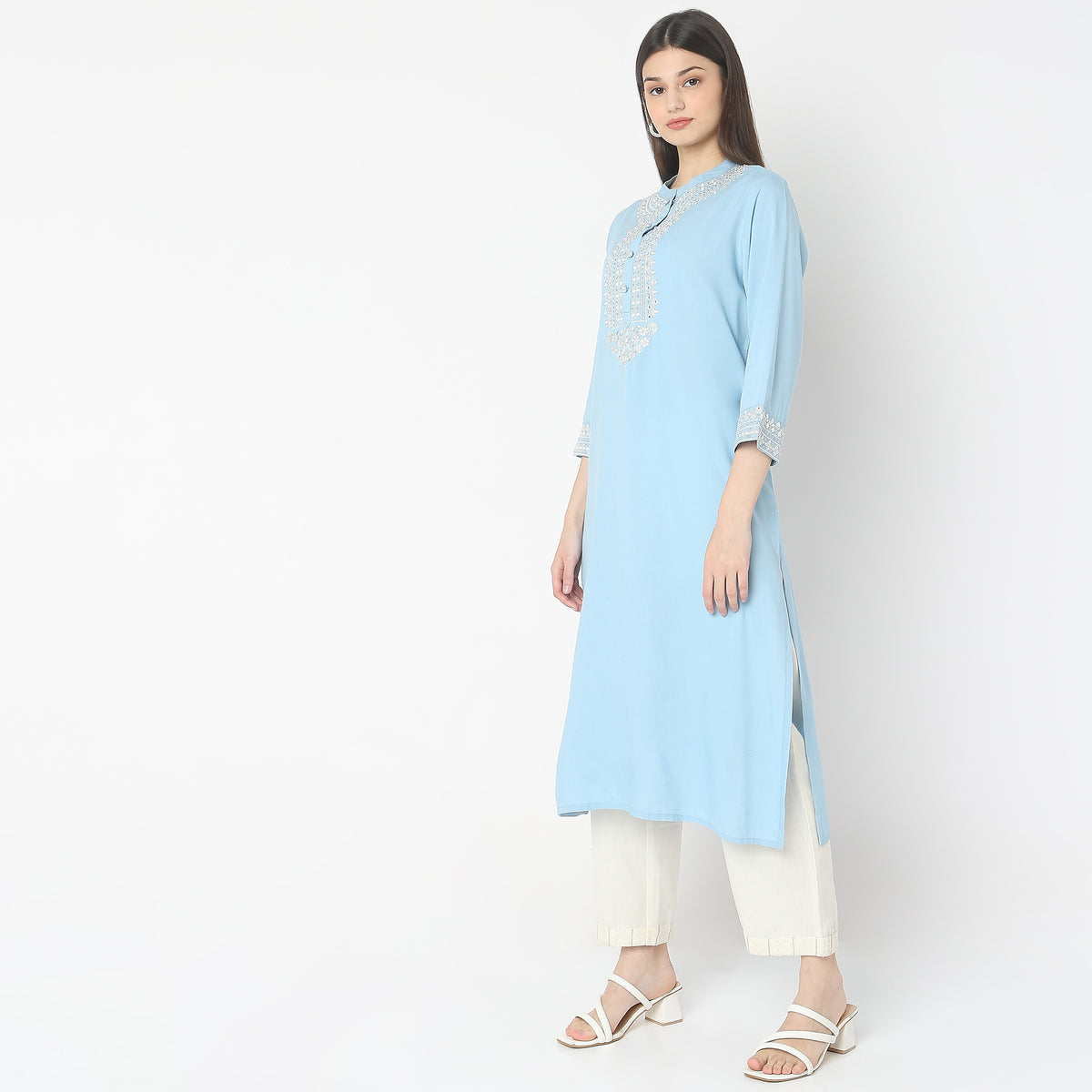 Straight Fit Embroidered Kurta