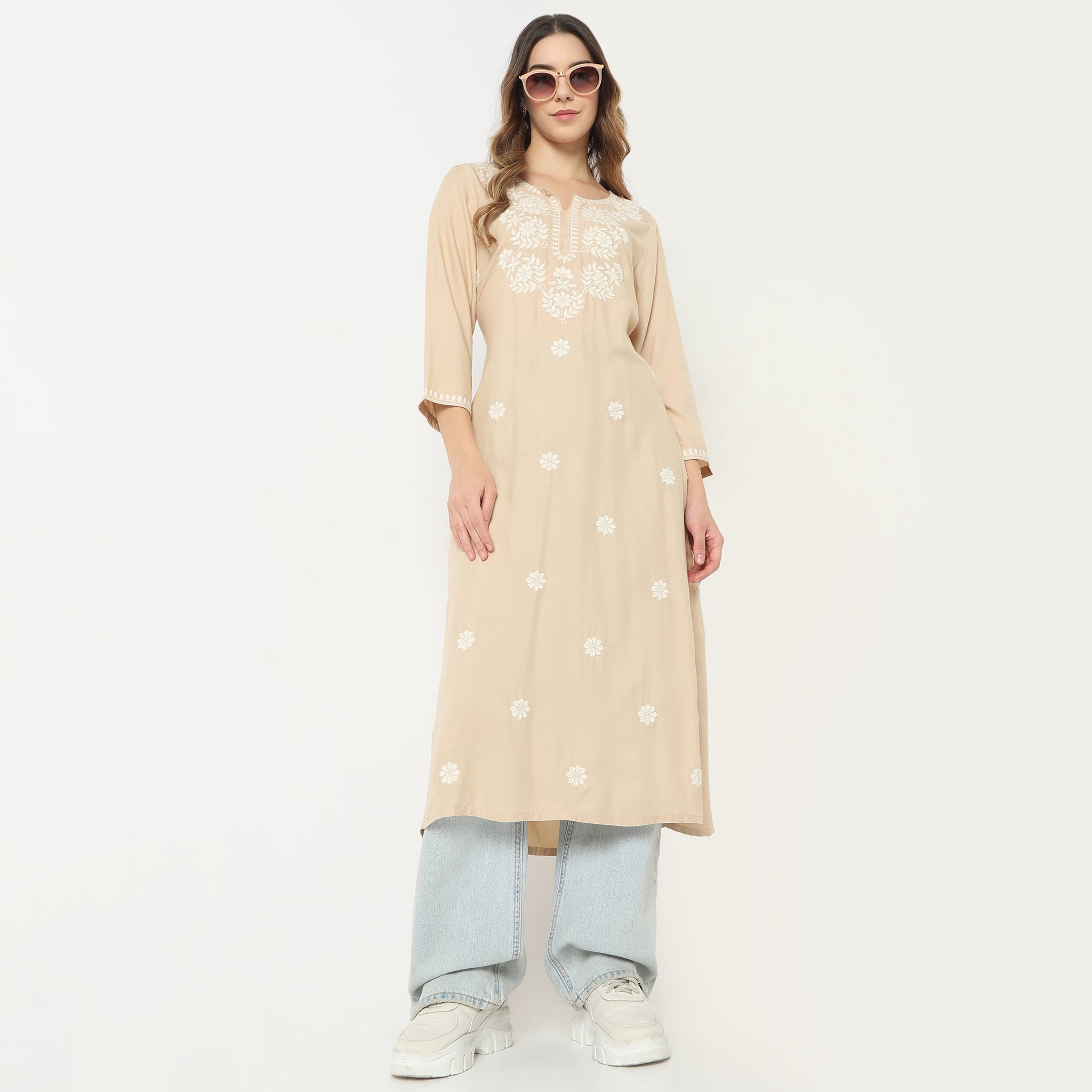 Straight Fit Embroidered Round Neck Kurta