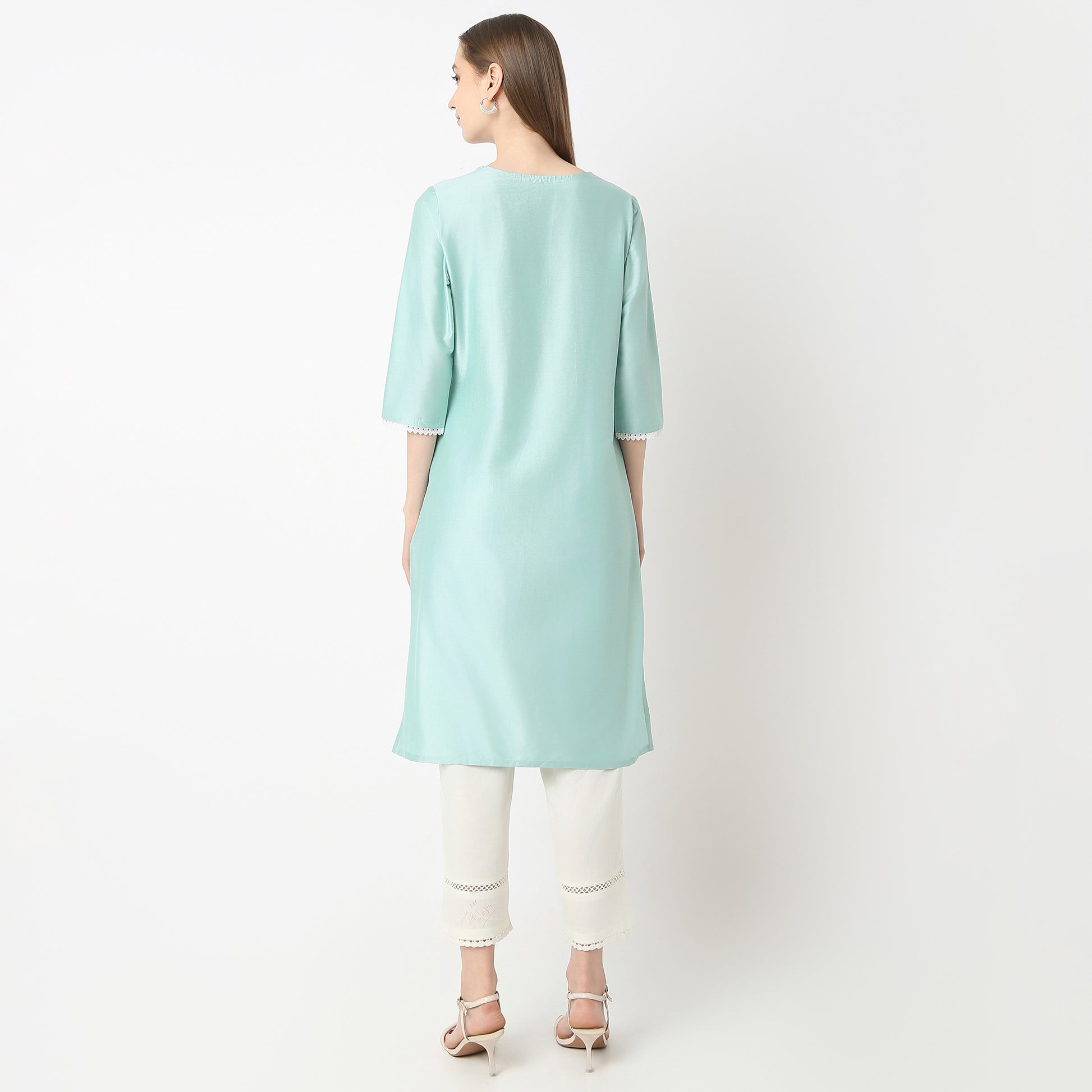 Straight Fit Embroidered Kurta