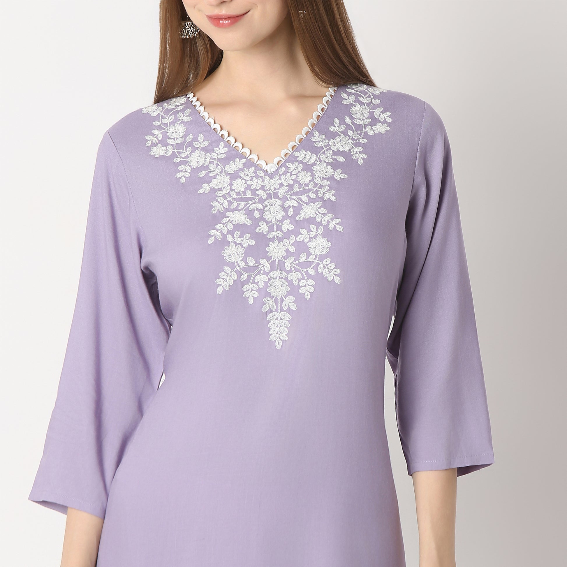 Straight Fit Embroidered Below Knee Kurta