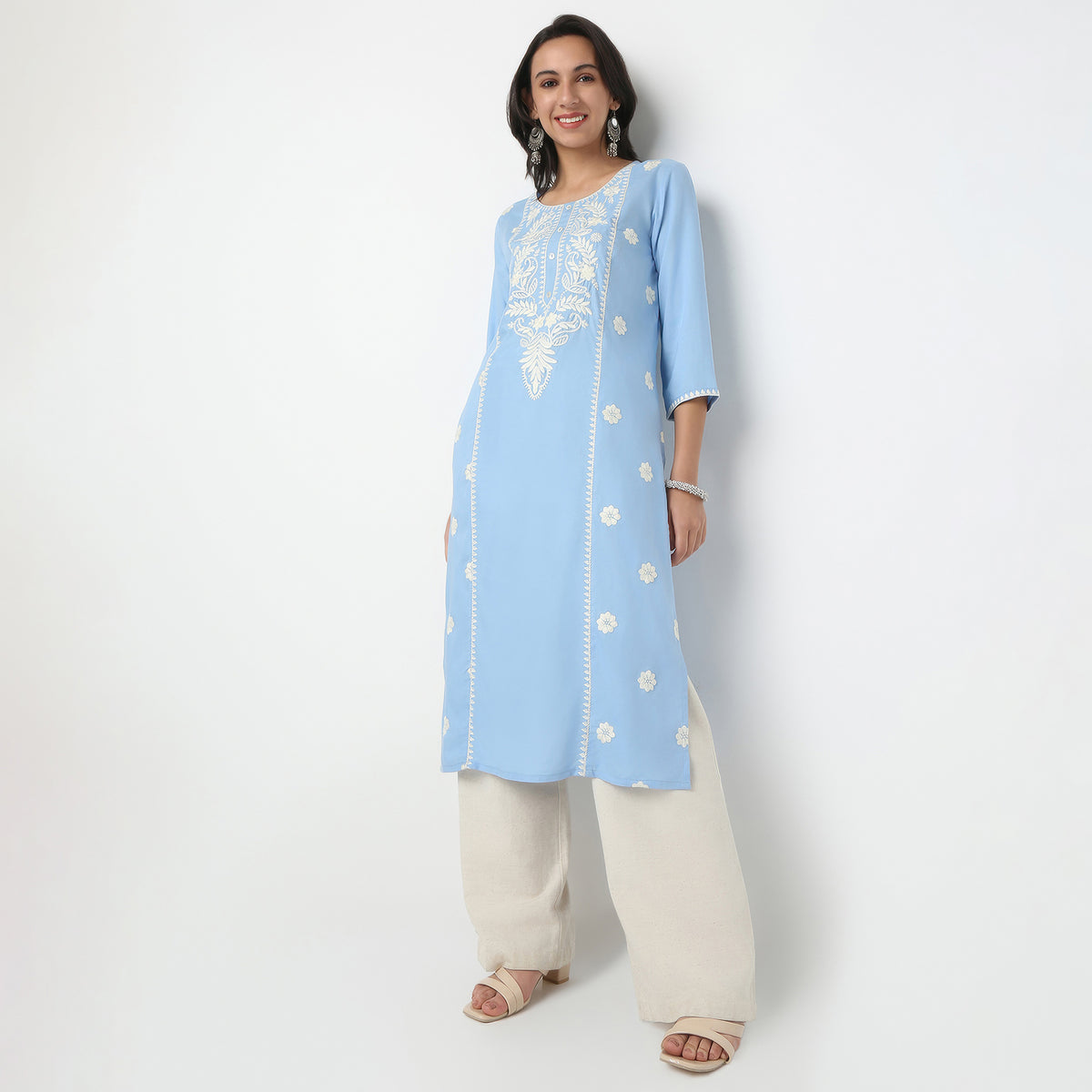 Straight Fit Embroidered Round Neck Kurta