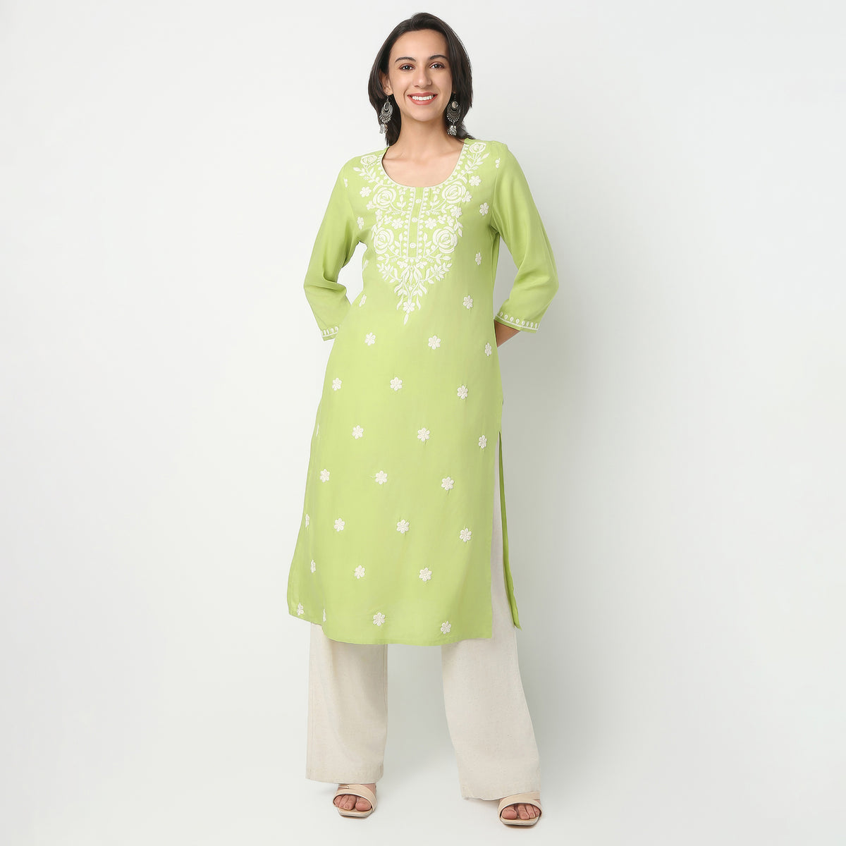 Straight Fit Embroidered Round Neck Kurta