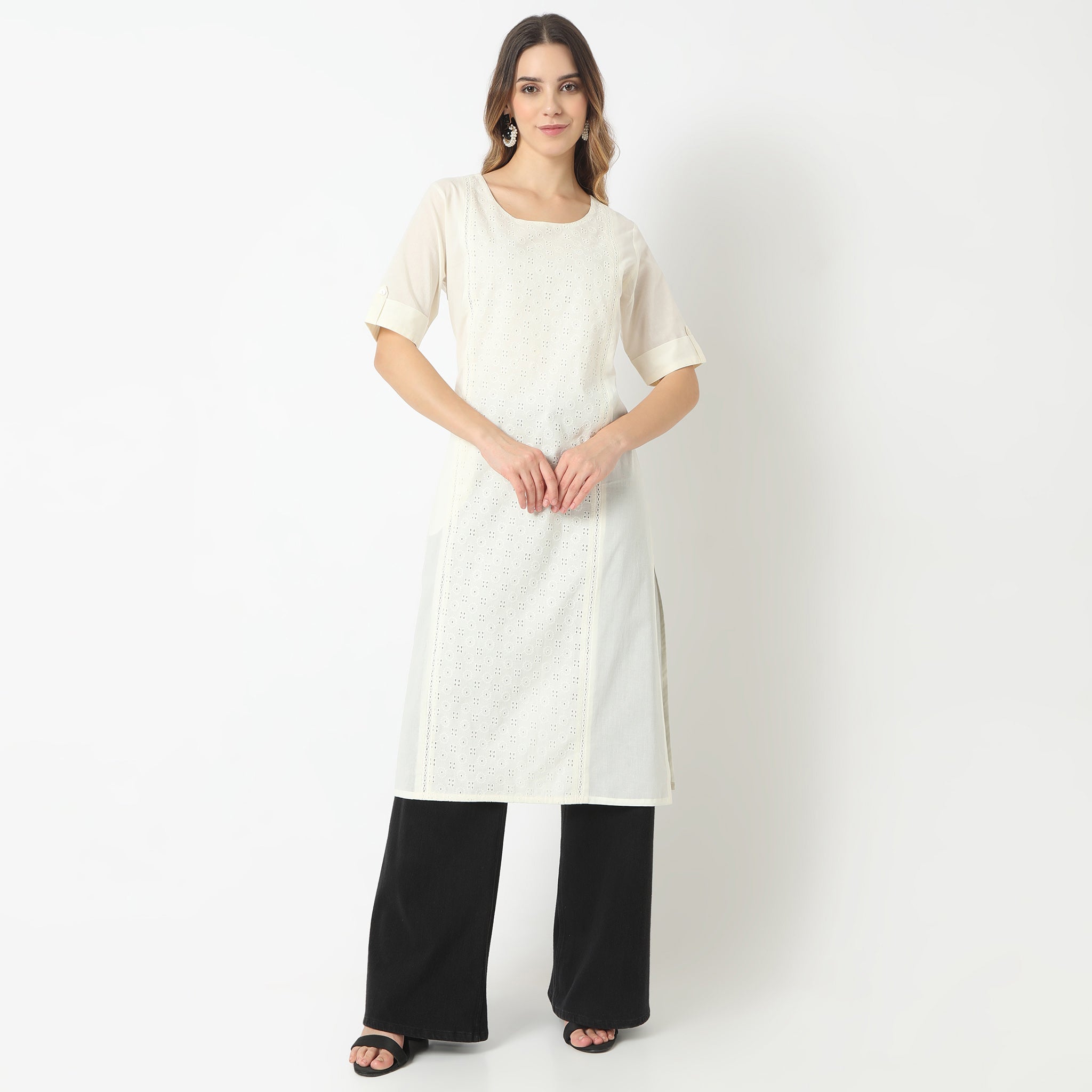 Straight Fit Solid Round Neck Kurta