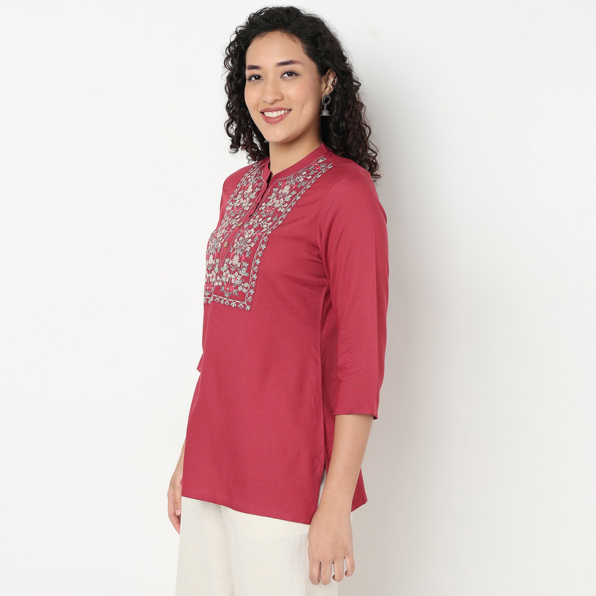 Buy Women Straight Fit Embroidered Three-Fourth Sleeve Kurta  - Style Union