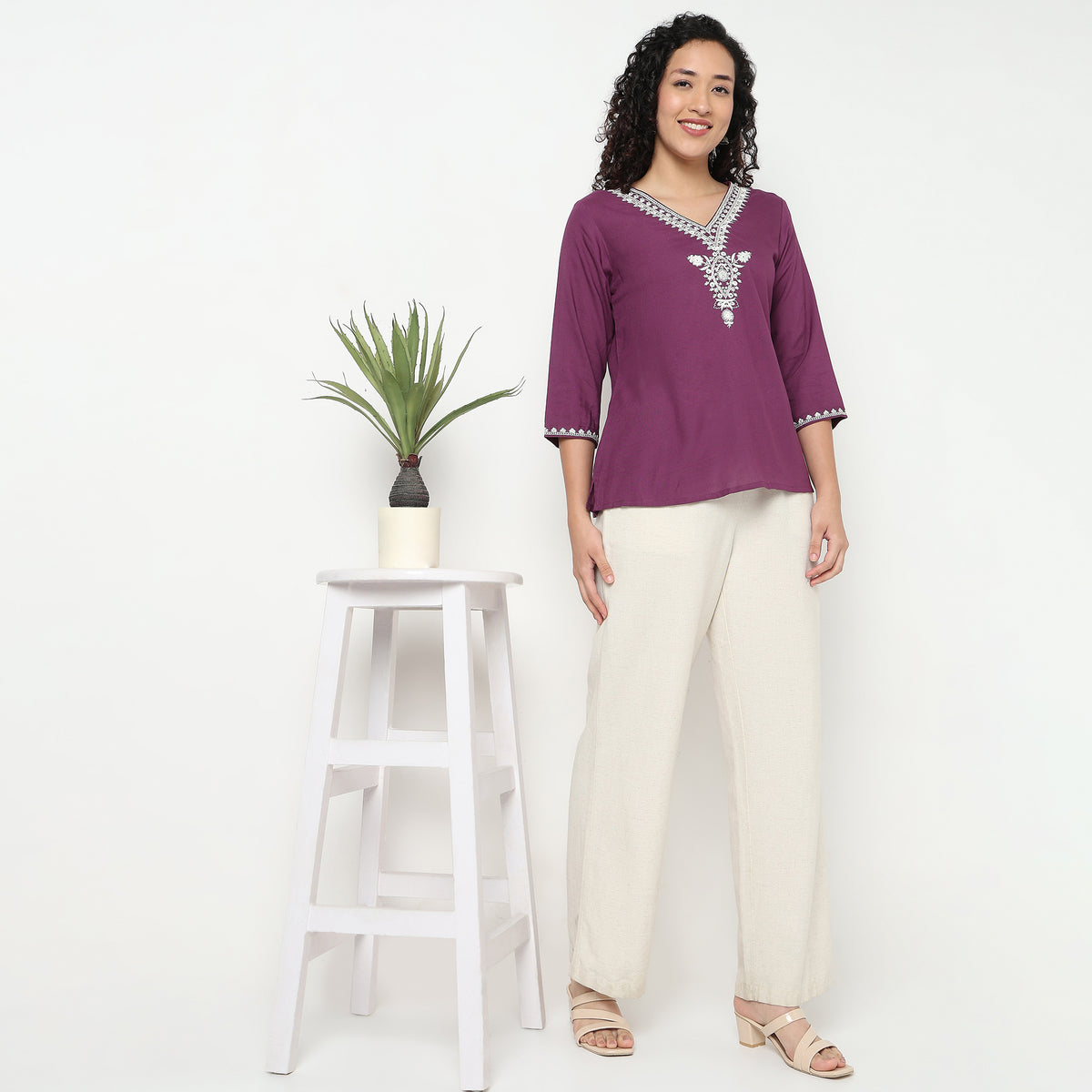 Buy Women Straight Fit Embroidered Three-Fourth Sleeve Kurta  - Style Union