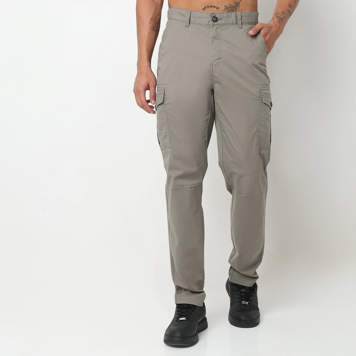 Regular Fit Solid Mid Rise Cargos