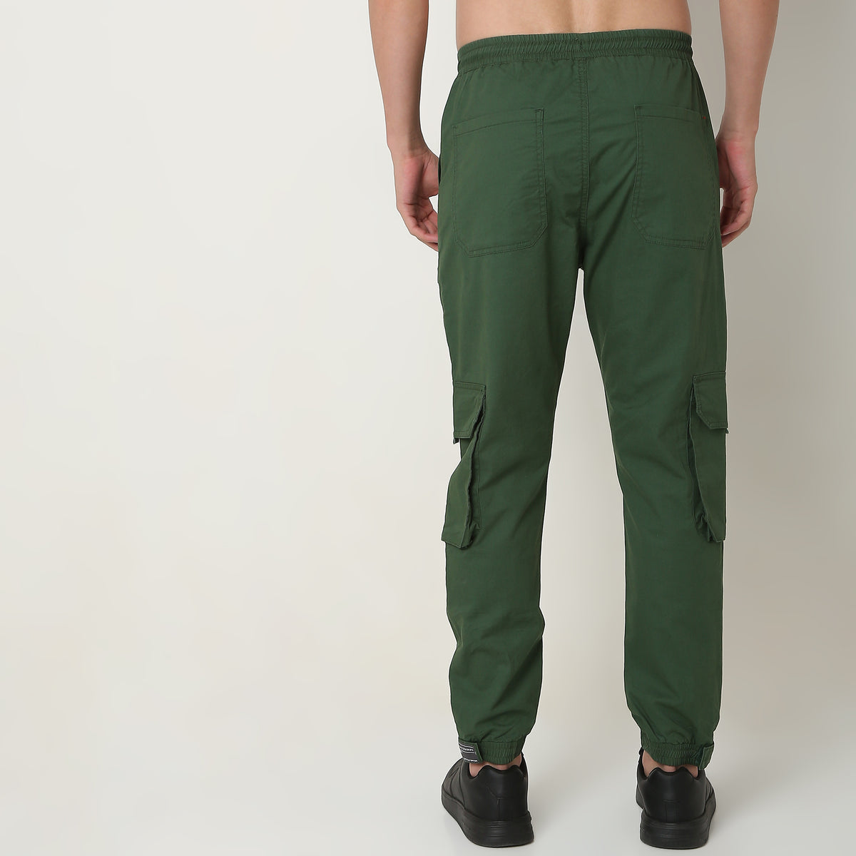 Regular Fit Solid Mid Rise Cargos