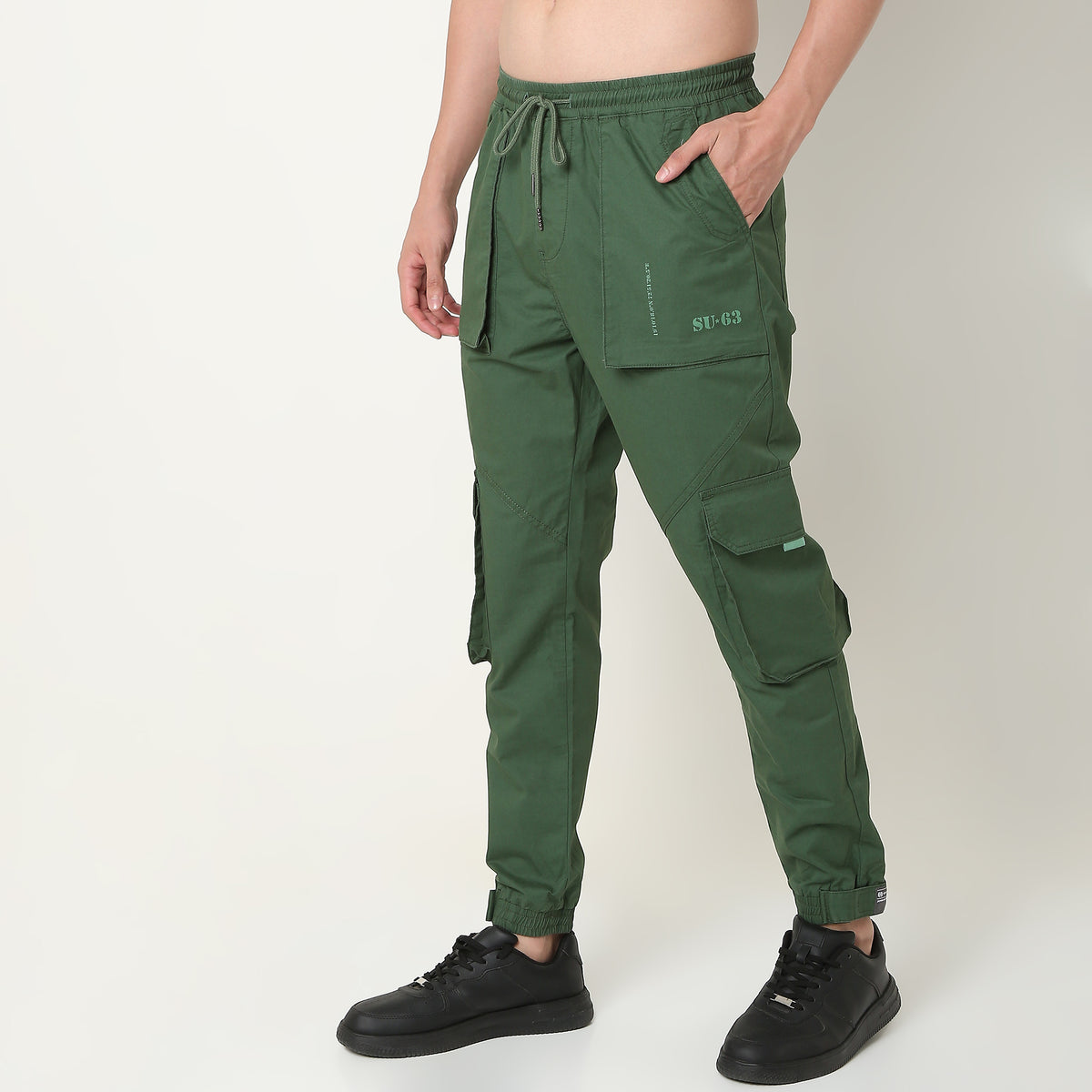 Regular Fit Solid Mid Rise Cargos