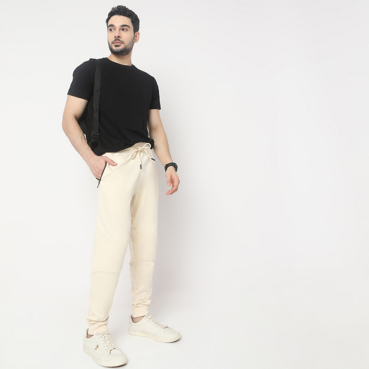 Regular Fit Solid Mid Rise Joggers