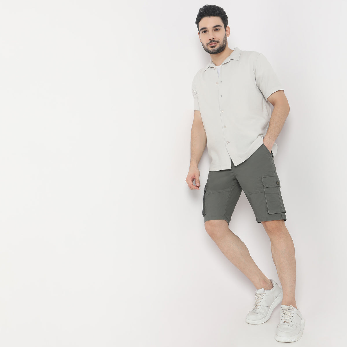 Regular Fit Solid Mid Rise Shorts