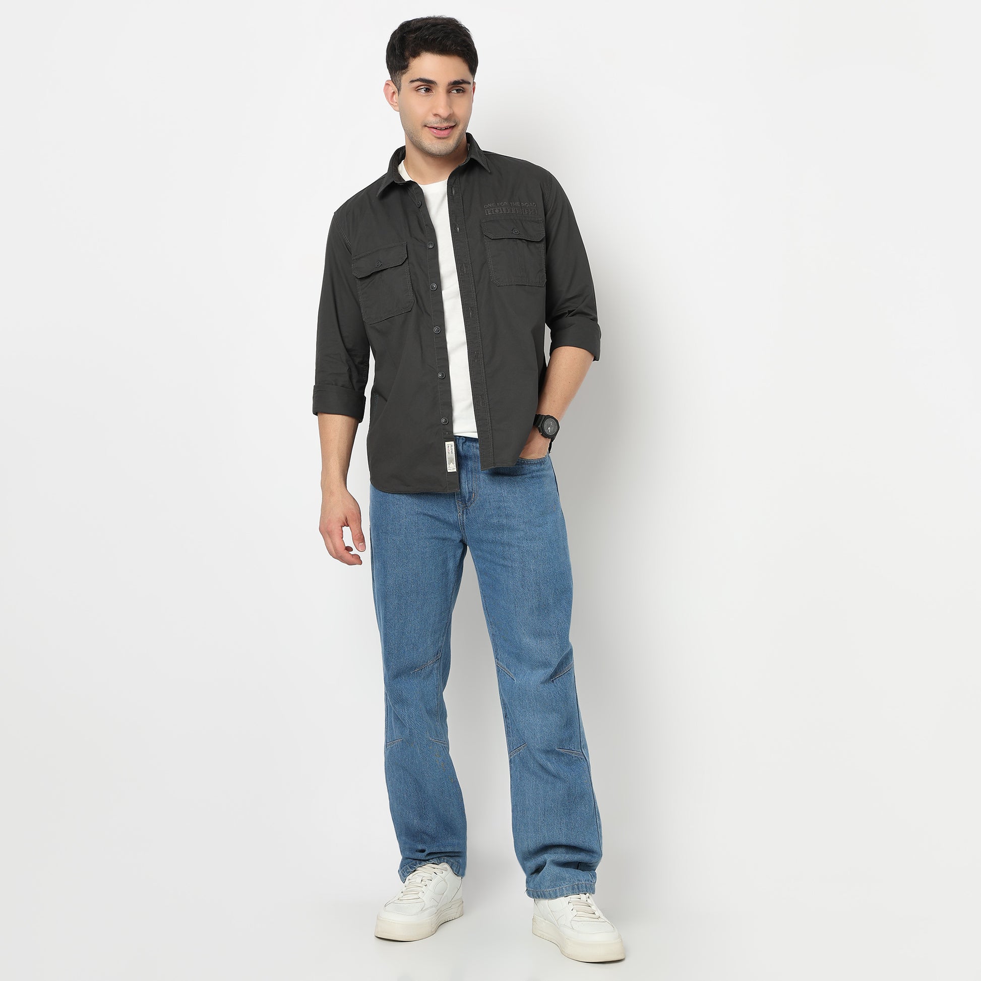 Modern Explorerᵉˣ Twin Pocket Slim Fit 100% Cotton Solid Shirt