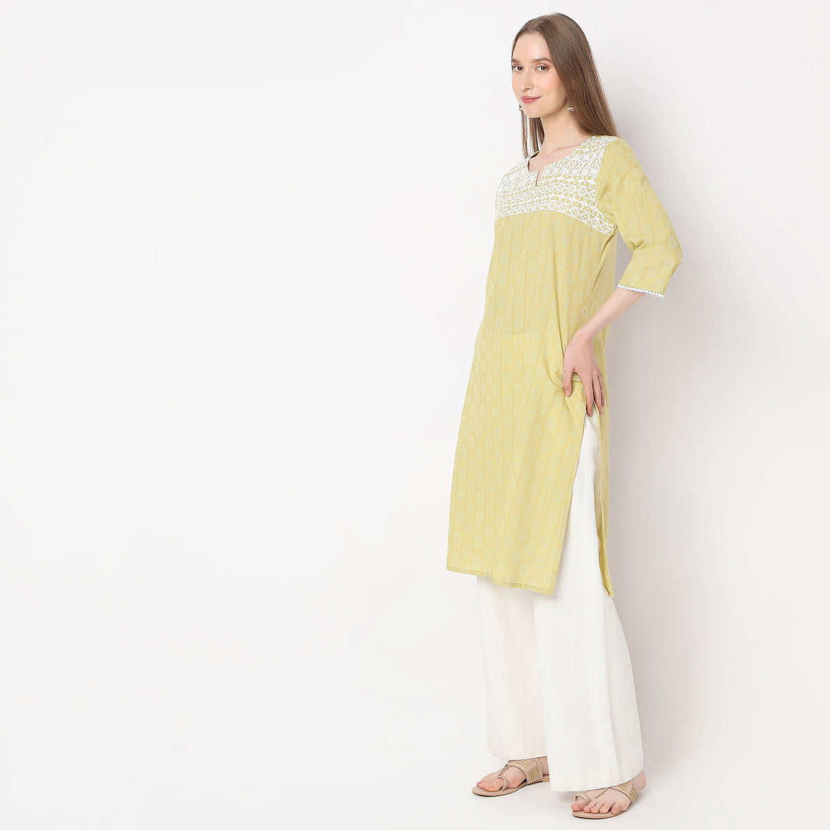 Straight Fit Embroidered Kurta