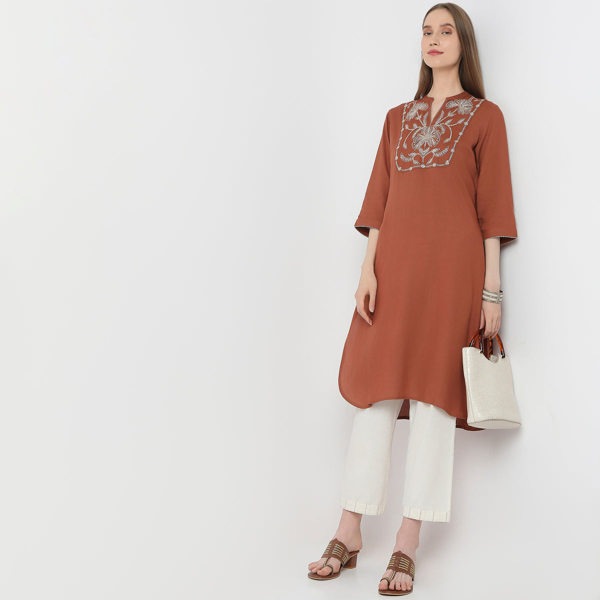 Straight Fit Embellished Kurta