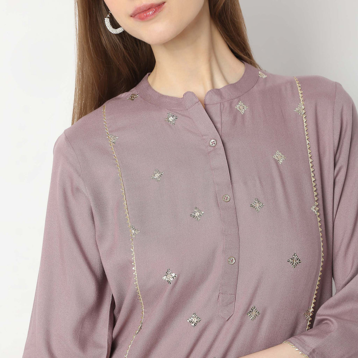 Straight Fit Embellished Kurta