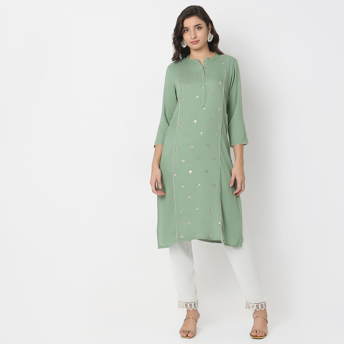 Straight Fit Embellished Kurta