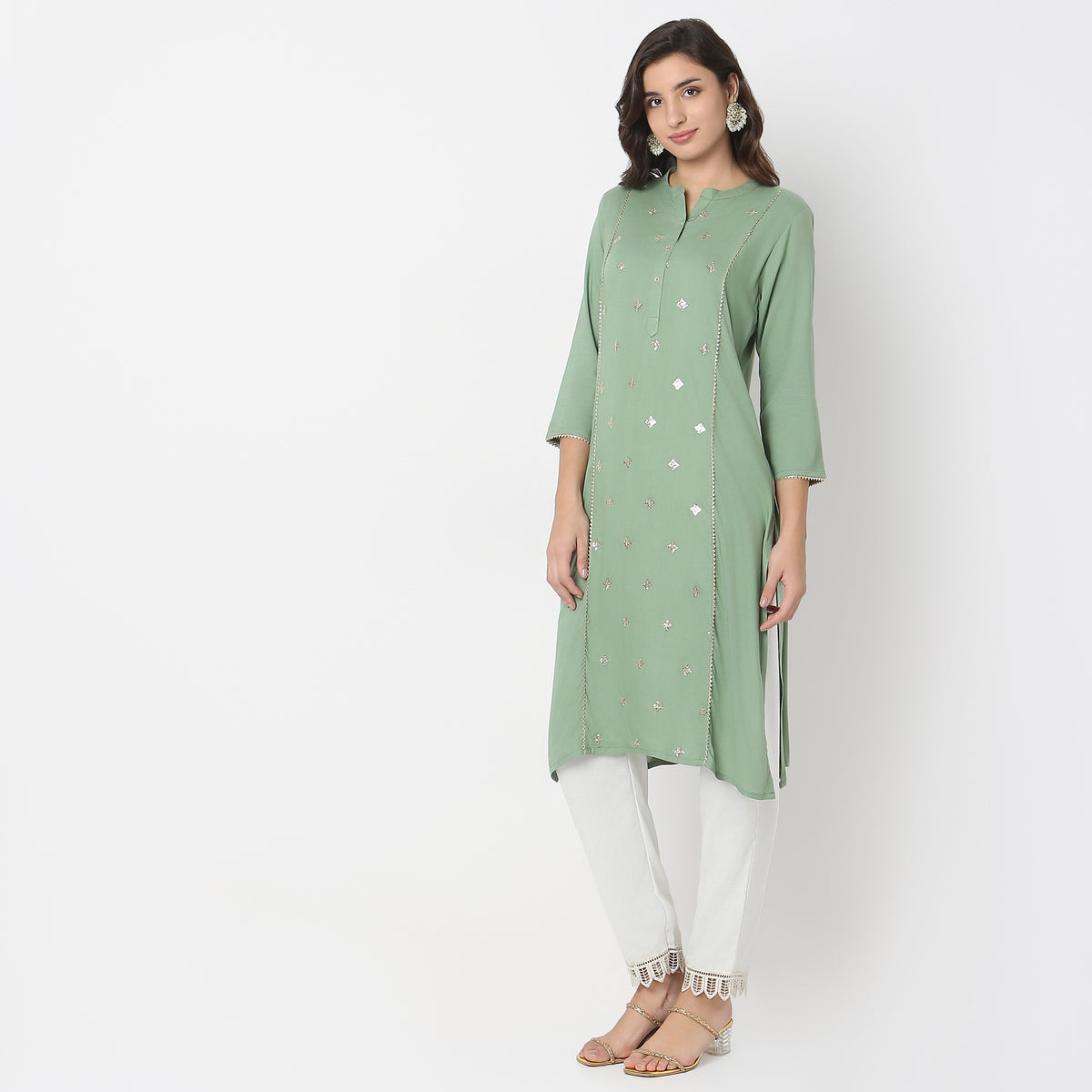 Straight Fit Embellished Kurta