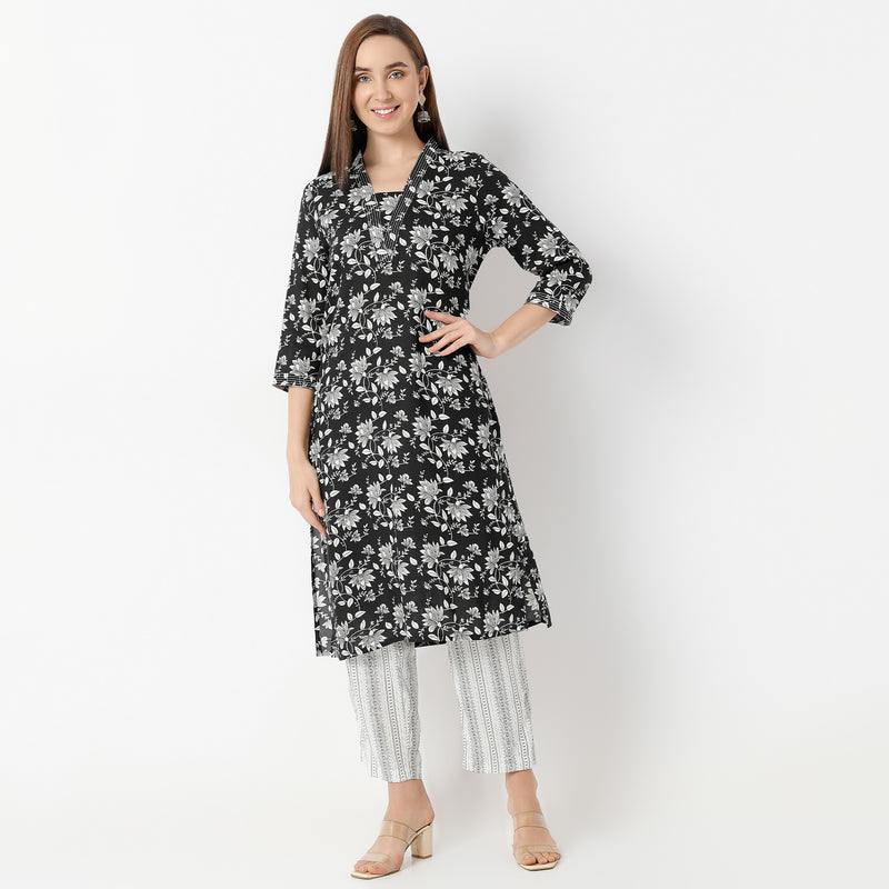 Regular Fit Printed V-Neck Kurta
