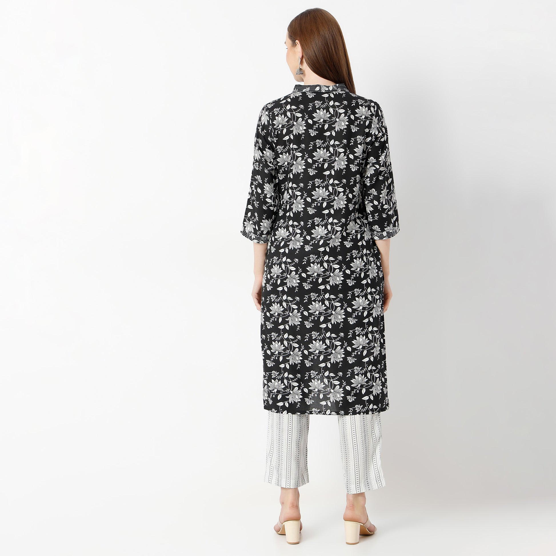 Regular Fit Printed V-Neck Kurta