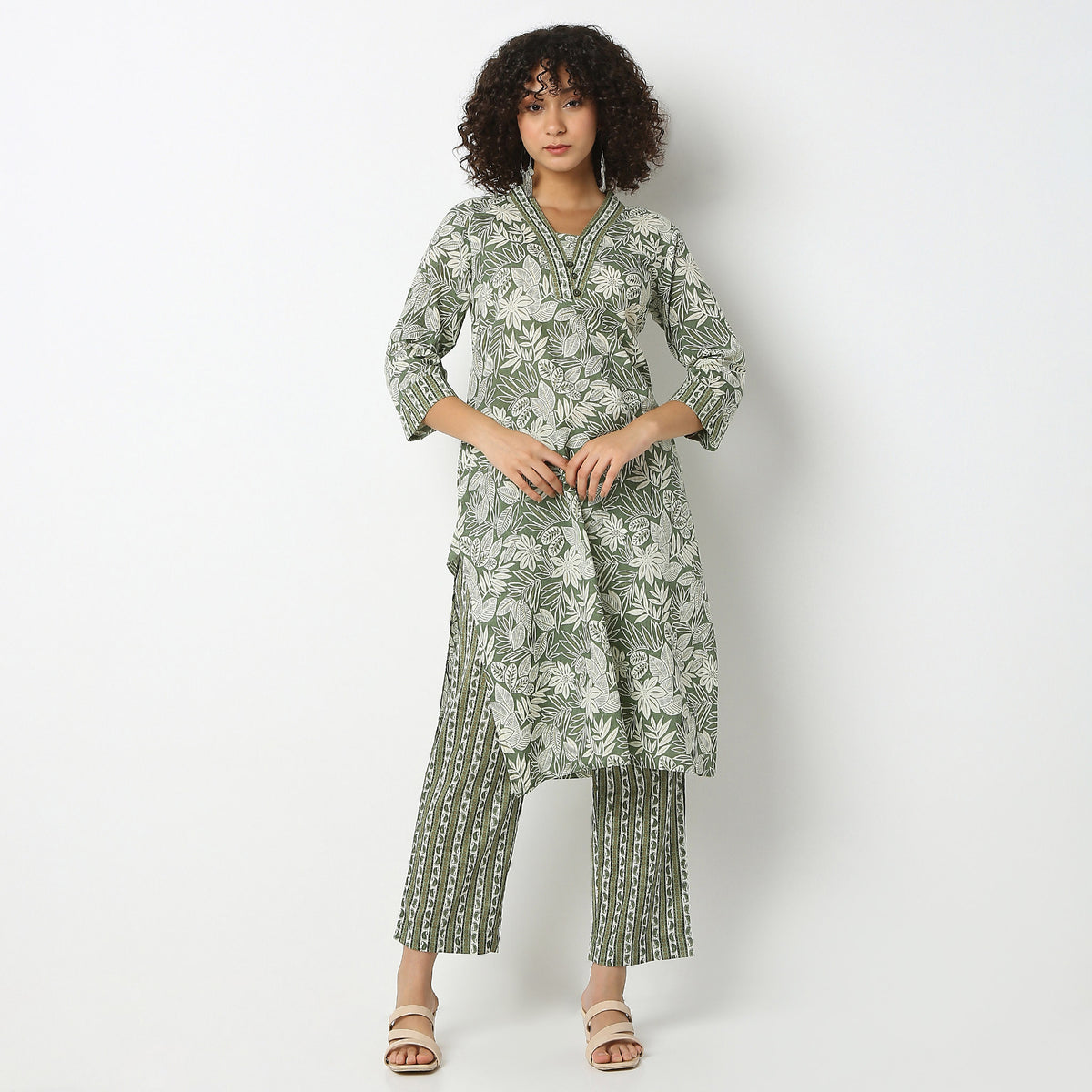 Straight Fit Printed V-Neck Kurta