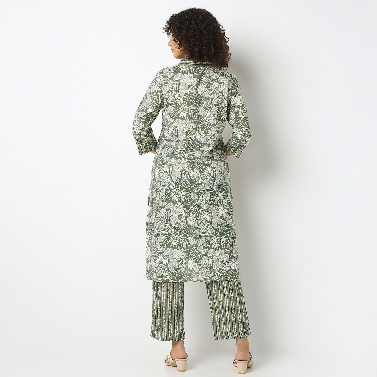 Straight Fit Printed V-Neck Kurta