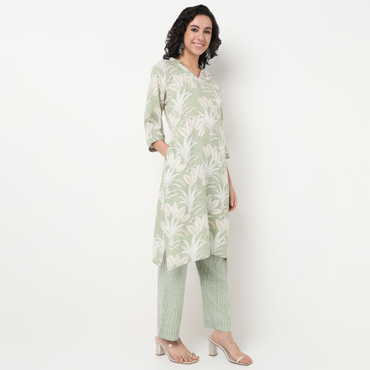 Order Now Women Printed V Neck Straight Fit Ethnic Wear Kurta by Style Union