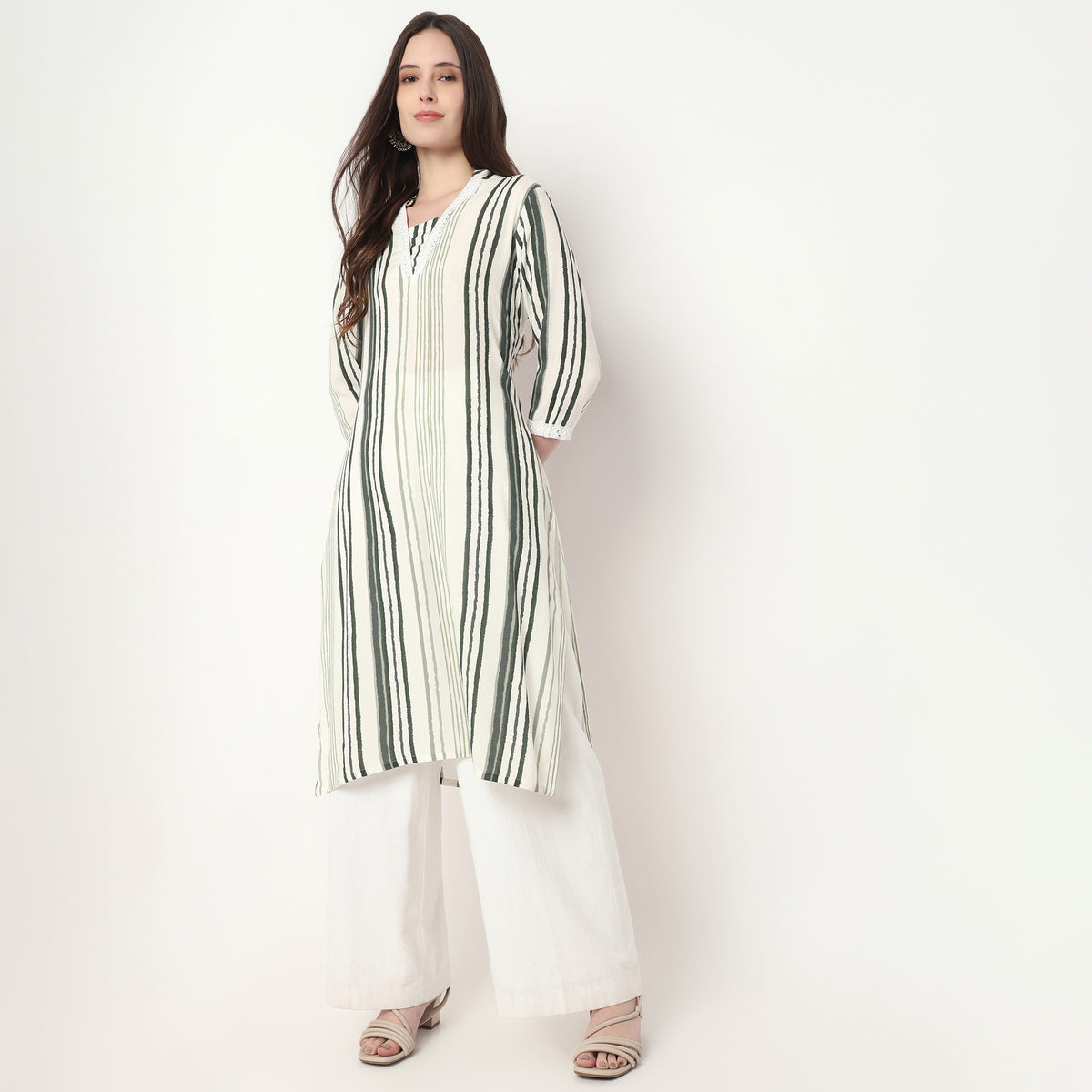 V-Neck With Gusset & Lace Printed Kurta