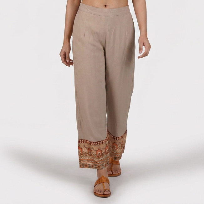 Printed Straight Mid Rise Pants