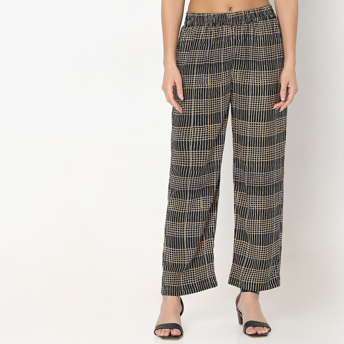 Straight Fit Printed Mid Rise Pants