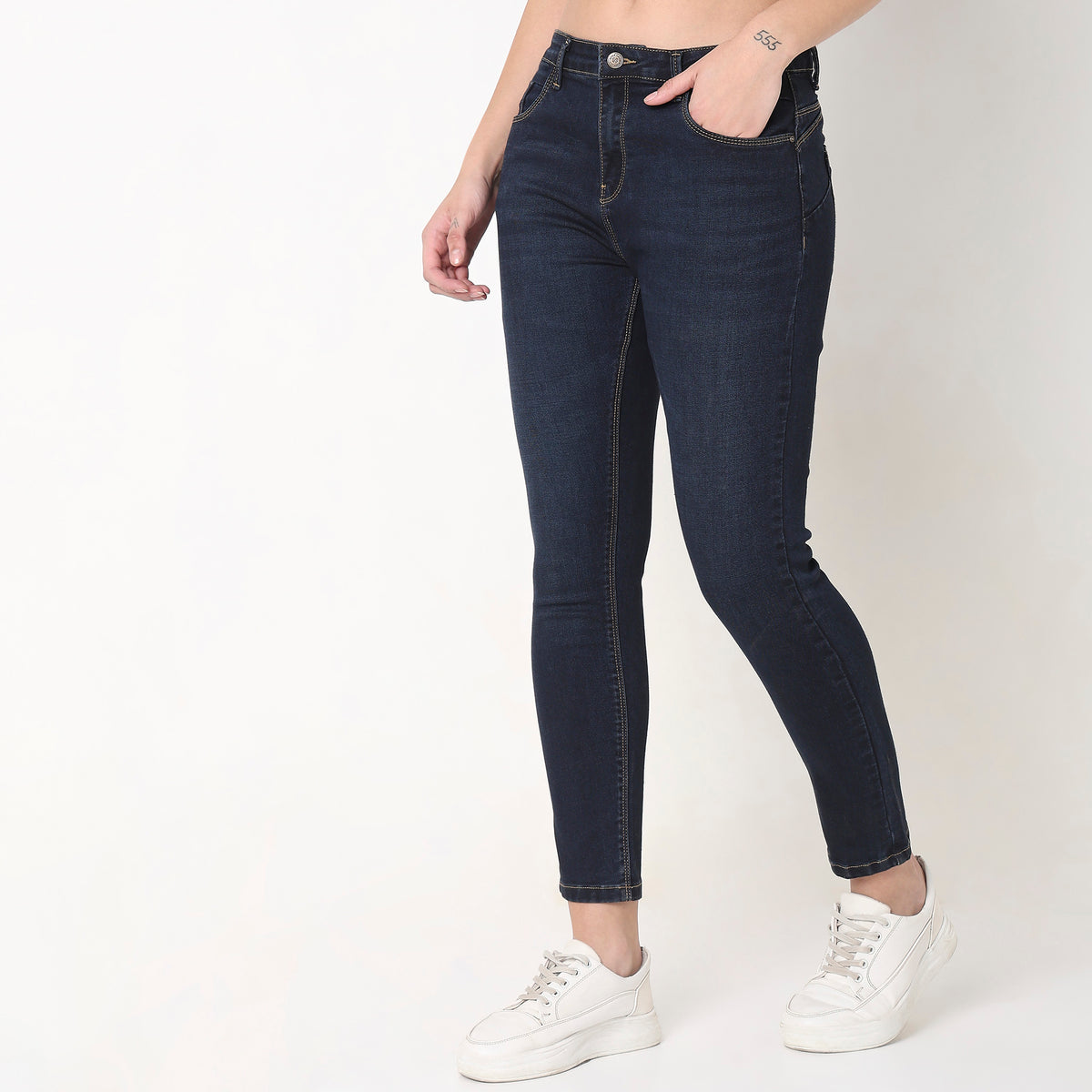 Skinny Fit Solid Mid Rise Jeans