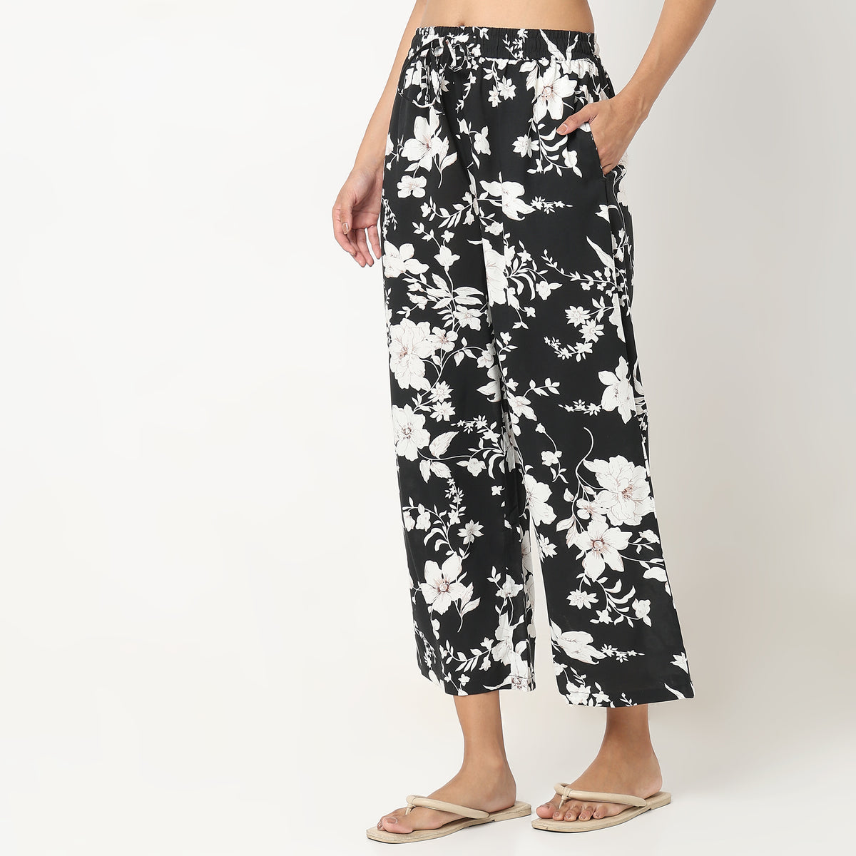 Regular Fit Floral Mid Rise Palazzos