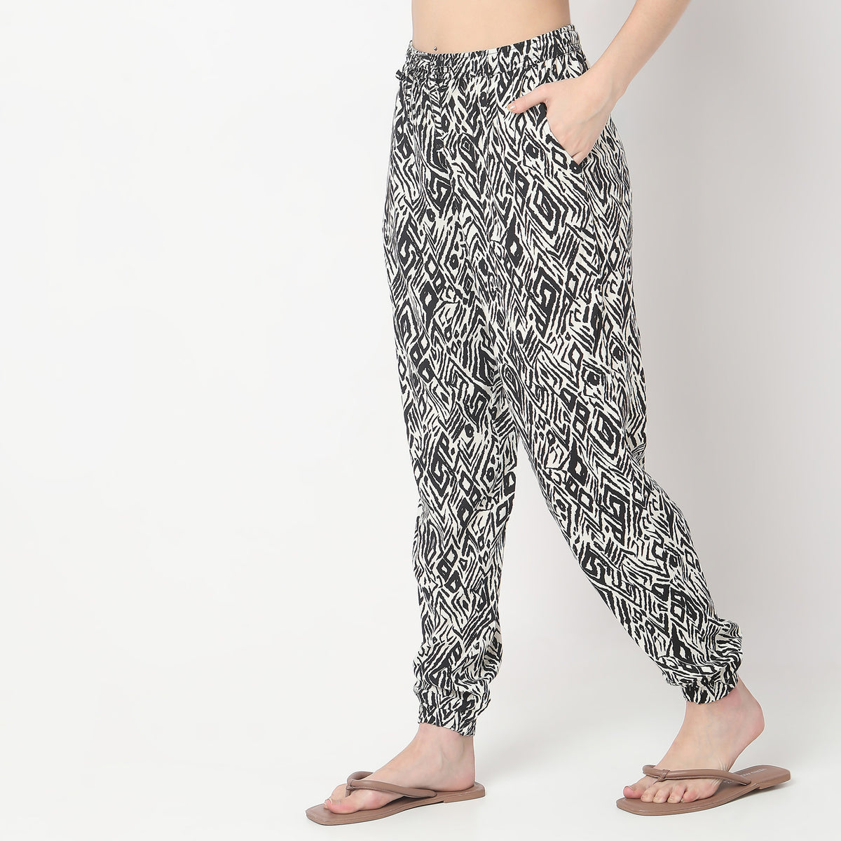 Regular Fit Geometric Mid Rise Joggers