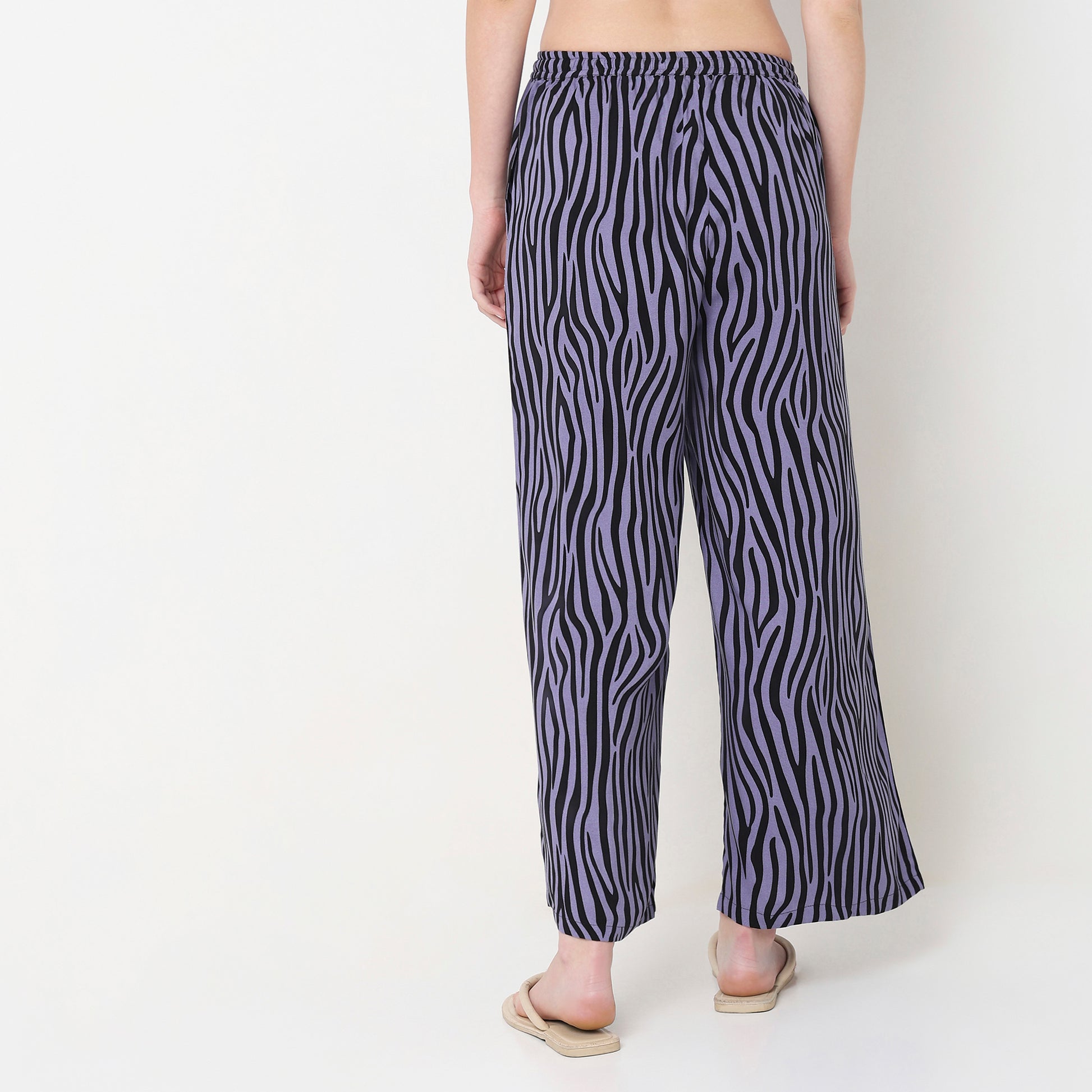 Regular Fit Printed Mid Rise Joggers