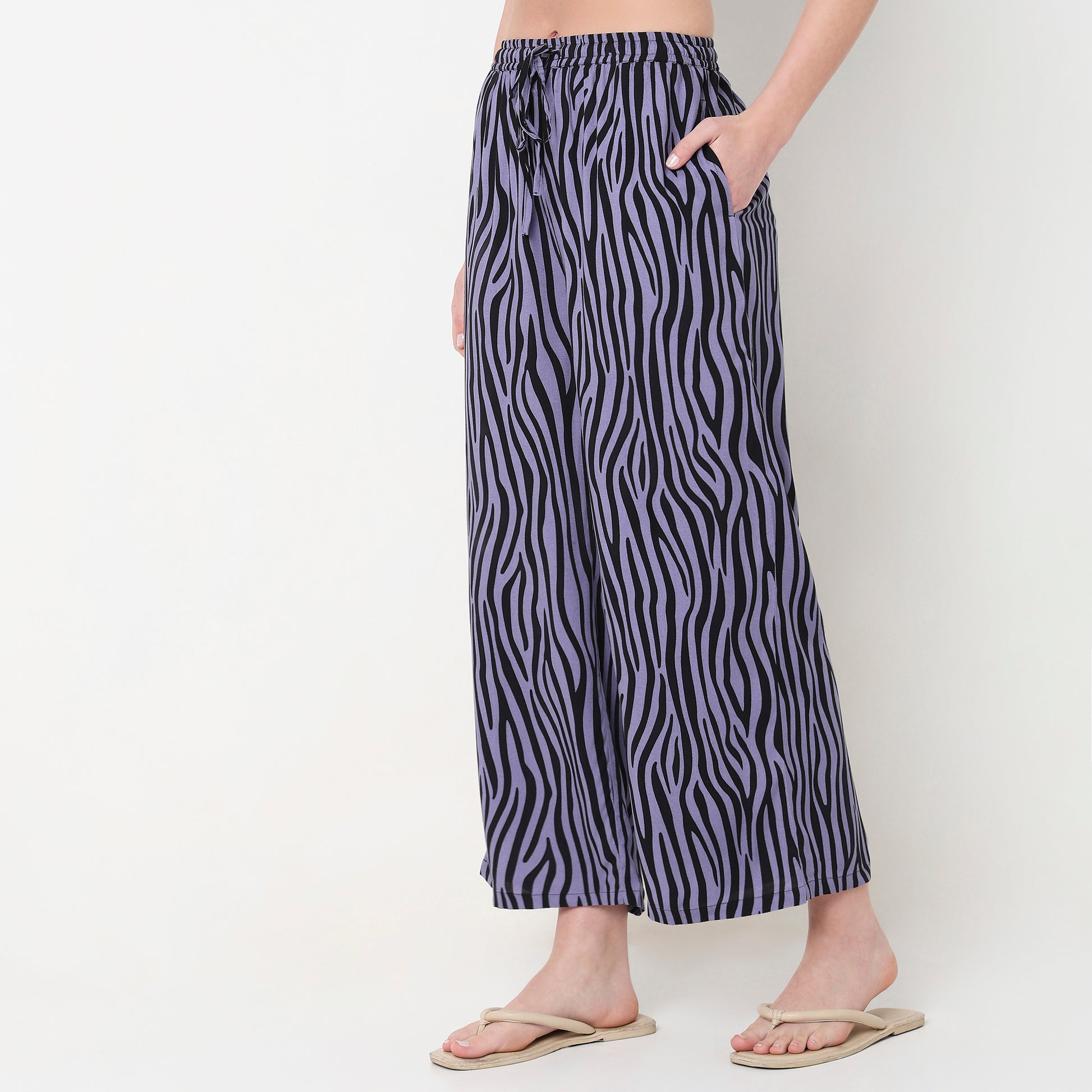 Regular Fit Printed Mid Rise Joggers