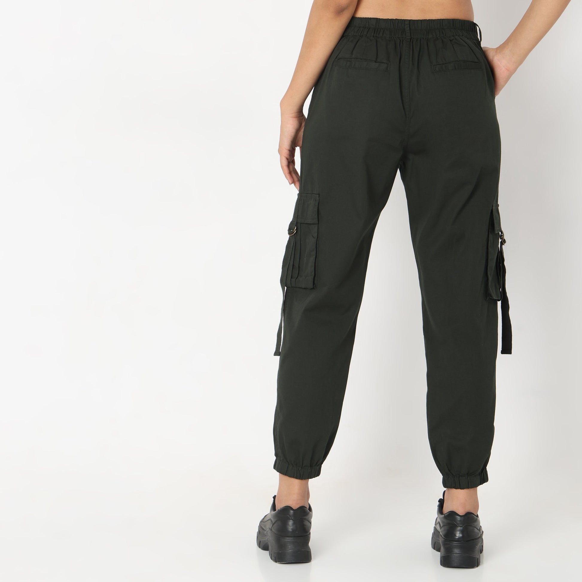 Regular Fit Solid Mid Rise Joggers