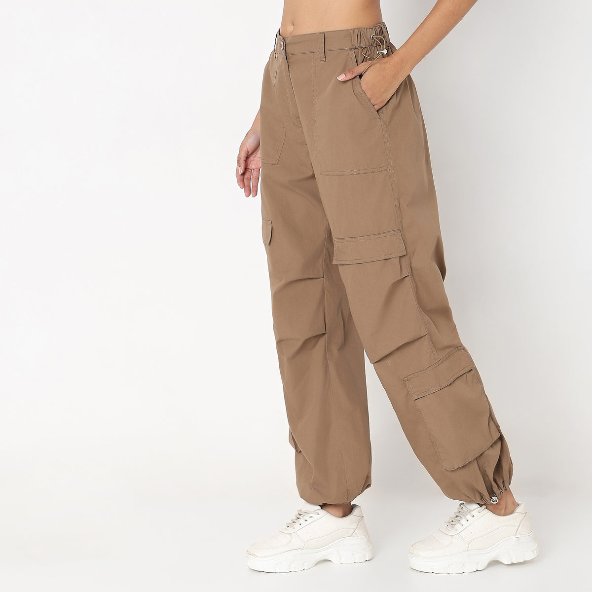 Regular Fit Solid Mid Rise Pants