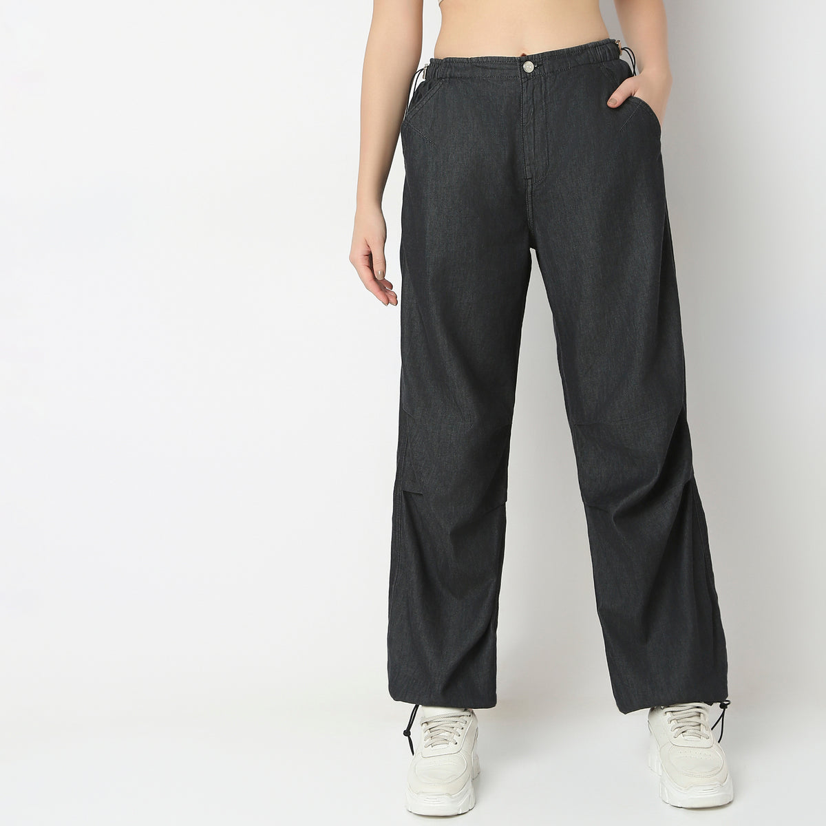 Regular Fit Solid Mid Rise Parachute Pant