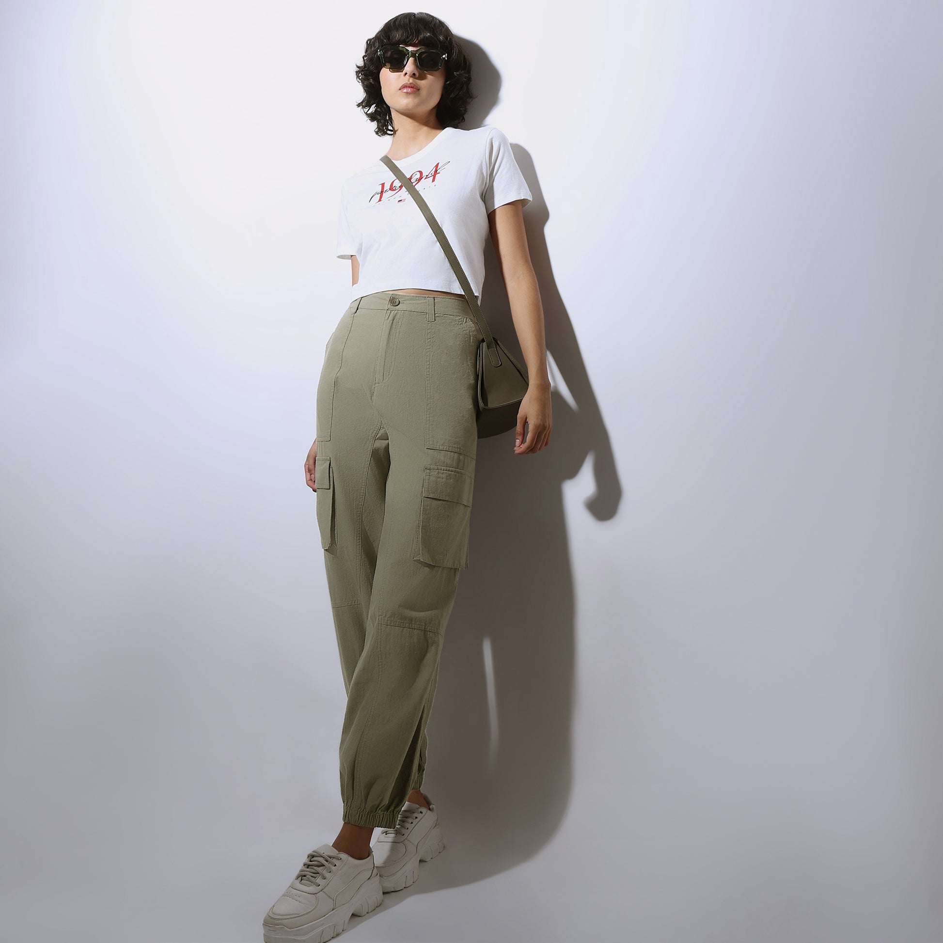 Regular Fit Solid Mid Rise Cargos