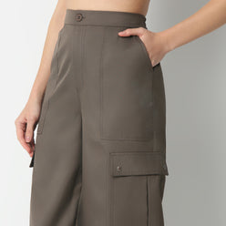 Regular Fit Solid Mid Rise Cargos