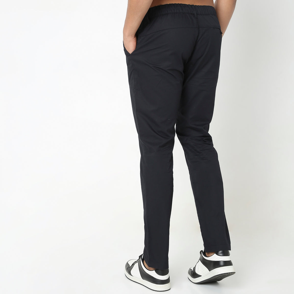 Regular Fit Solid Mid Rise Pants