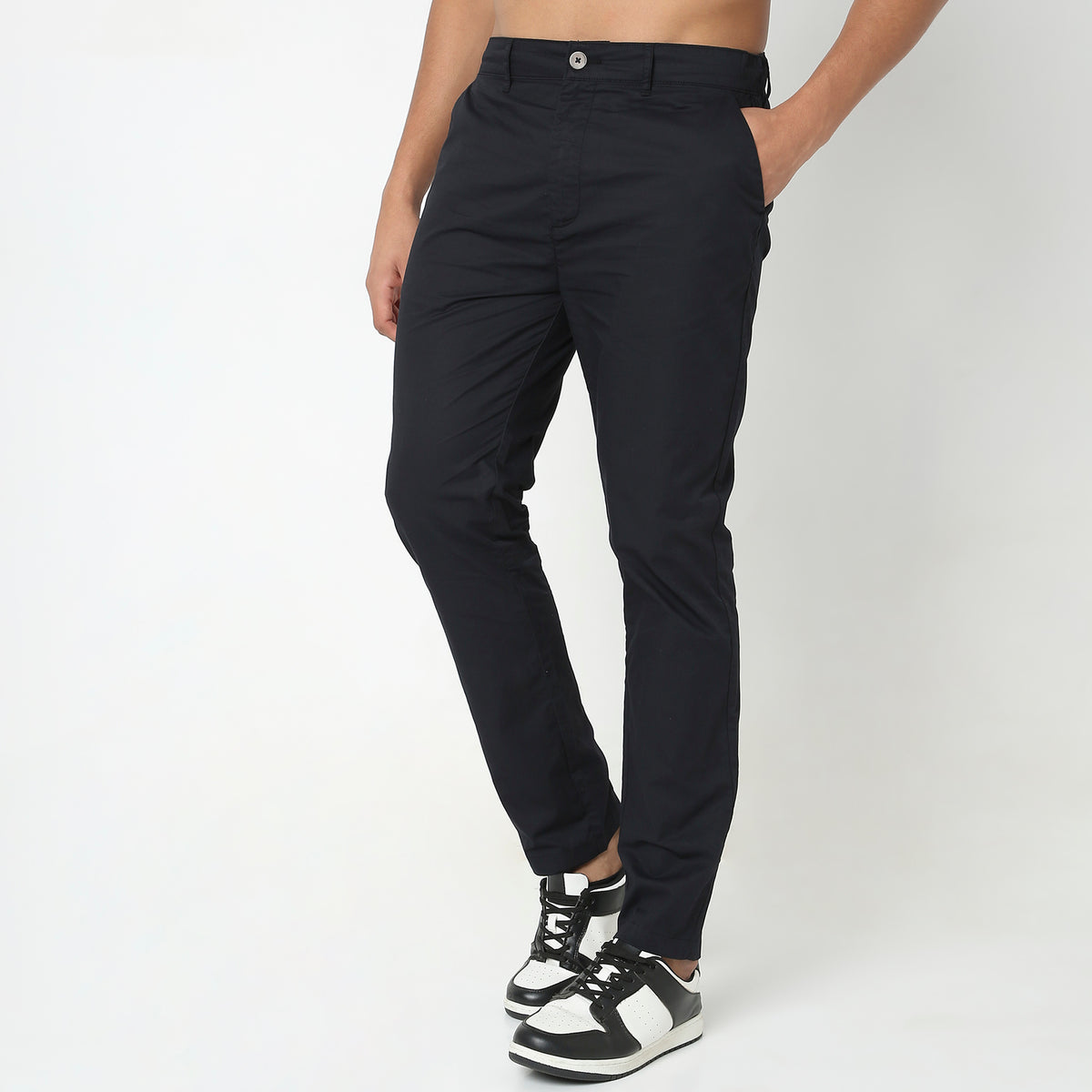 Regular Fit Solid Mid Rise Pants