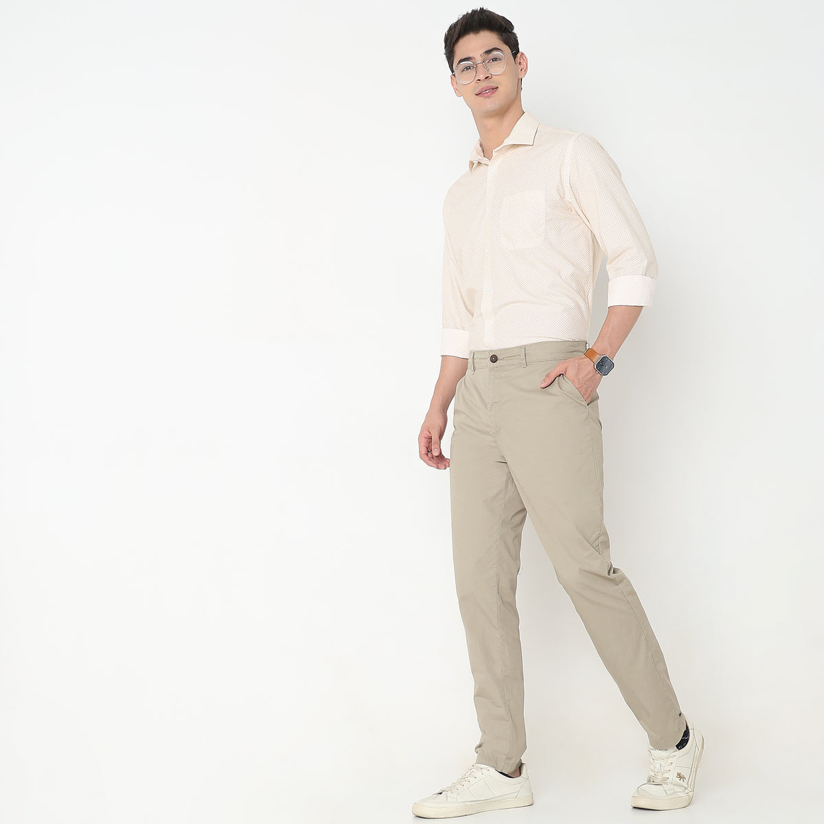 Regular Fit Solid Mid Rise Pants