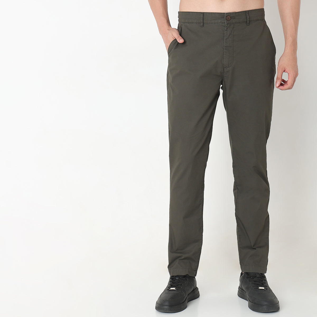 Regular Fit Solid Mid Rise Pants