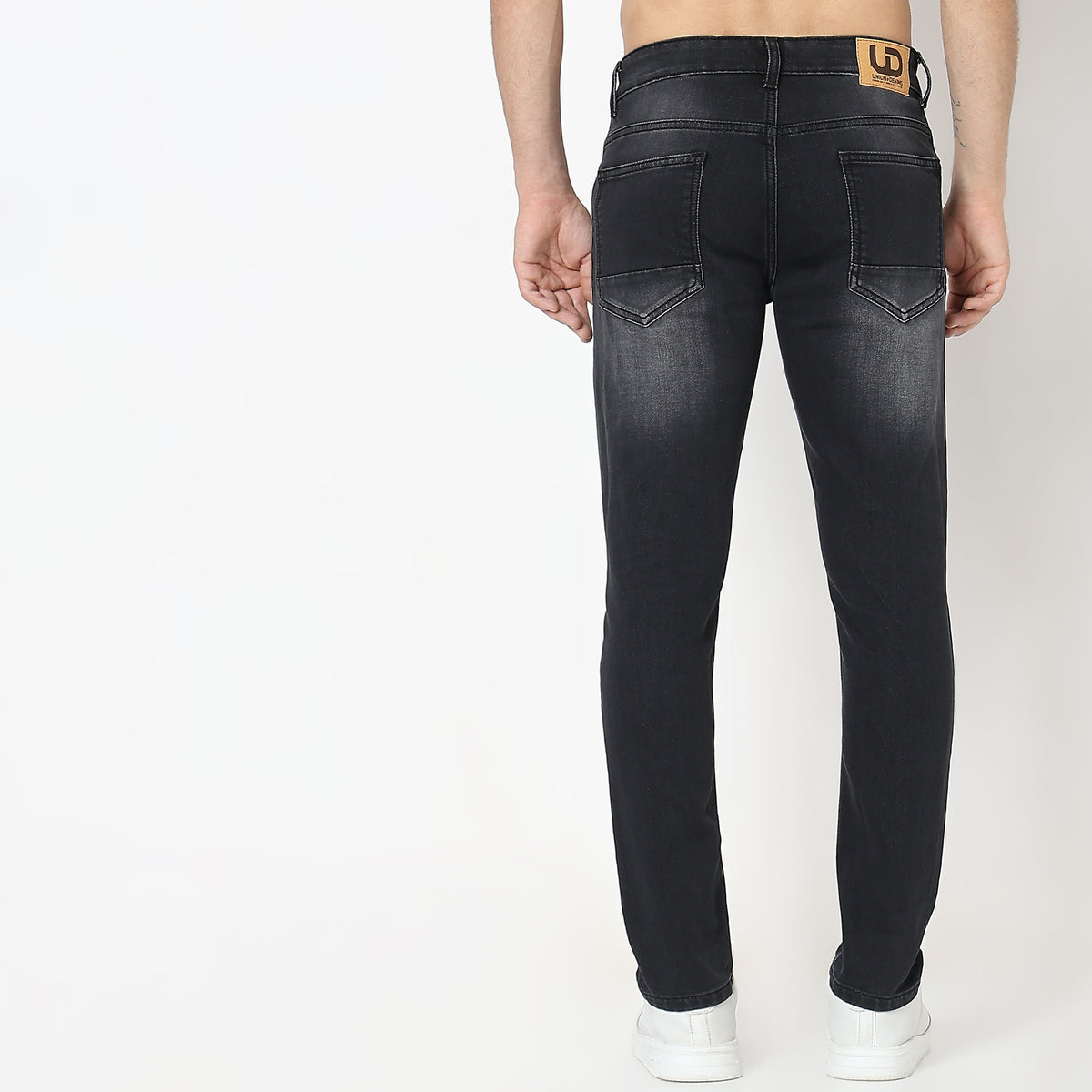 Comfort Fit Solid Mid Rise Jeans