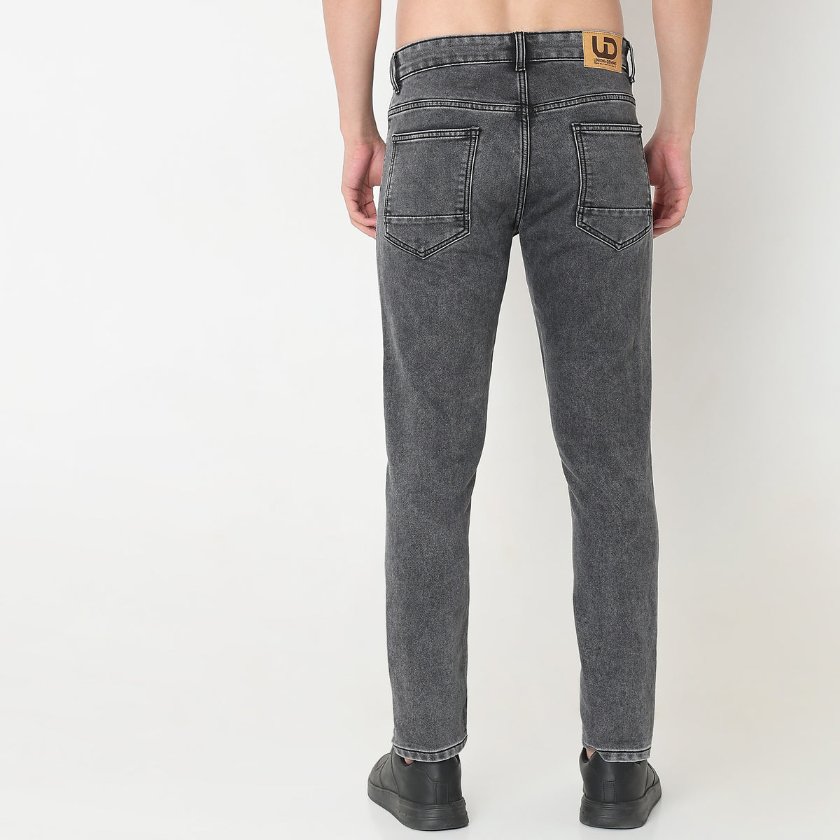 Comfort Fit Solid Mid Rise Jeans